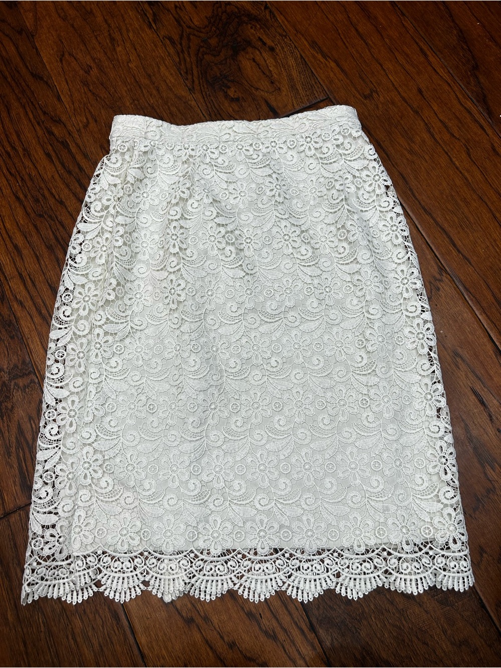 Uniqlo Ivory Lace Pencil Skirt with Scalloped Edge Cottagecore grandmacore Y2K